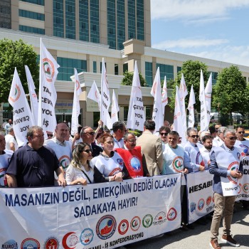 Çevre, Şehircilik ve İklim Değişikliği Bakanlığı Önünde Basın Açıklaması Gerçekleştirdik